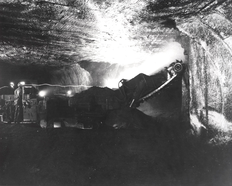 Illustration for article titled 24 Digging Machines That Created a World Beneath Our Feet